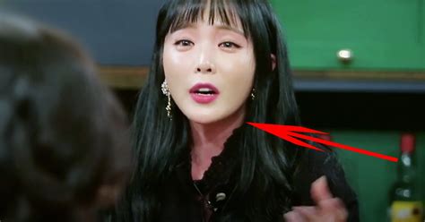 Hong jin young guest starred on life bar where she drank with the cast members, but netizens soon noticed something odd happening on her face. Hong Jin Young Got Drunk During Broadcast...And Something ...