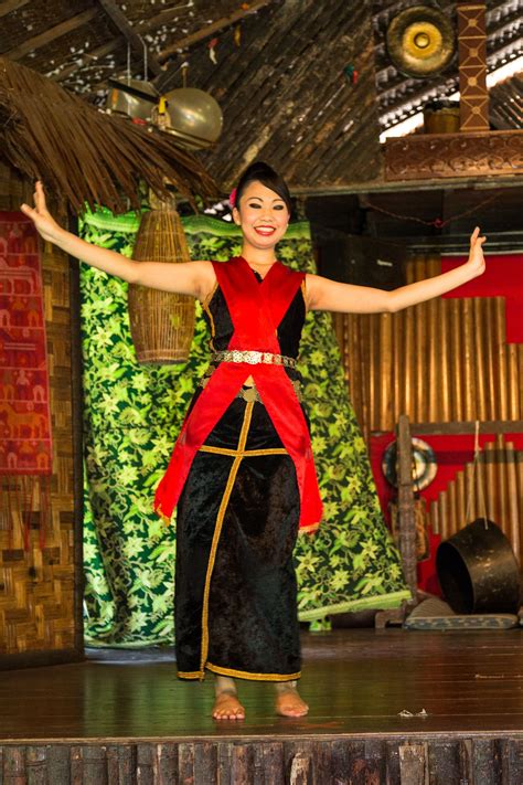 Tarian Sumazau, Suku Kaum Kadazandusun, Sabah, Malaysia | Cultural