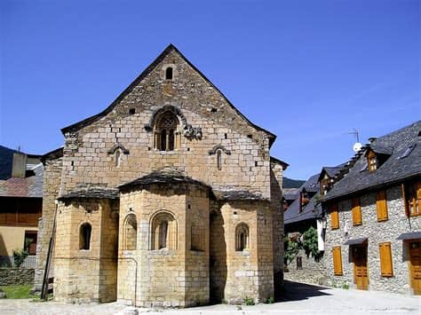 Disponemos de apartamentos perfectos para tus vacaciones de esquí, turismo rural, puentes, excursiones al pirineo, visitas al parque nacional de aiguestortes o conocer el. casa rural valle de Arán - Casa Mateo - Casa Rural en el ...
