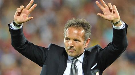 Sinisa mihajlovic pictures, articles, and news. Milan despide a su técnico Sinisa Mihajlovic | La República EC