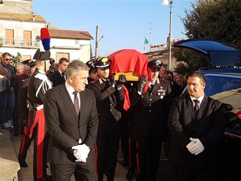 Folla Al Funerale Di Emanuele Reali Il Carabiniere Morto A Caserta