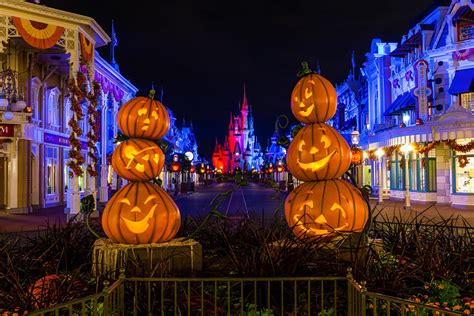 Halloween How To Carve Pumpkins Like A Disney Pro Disney Parks Blog