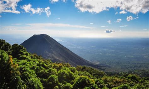 El periodista mexicano daniel lizárraga fue notificado el martes que tiene cinco días para abandonar el salvador, según denunció este miércoles carlos dada, director del periódico digital el. El Salvador - LATA