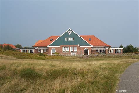 Spiekeroog wird auch die grüne insel genannt. Datei:Spiekeroog-CVJM-Quellerduenen 1.jpg - Wikipedia