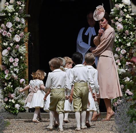 Maybe you would like to learn more about one of these? Pippa Middleton: Ihr Hochzeitskleid von Giles Deacon in ...