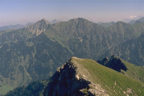Gaishorn is a summit in tyrol and has an elevation of 2249 metres. File:Gaishorn Rauhorn Kugelhorn.jpg - Wikimedia Commons