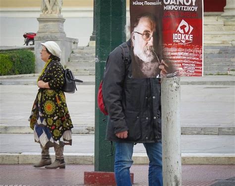 Candid Street Photography Finds Amusing Coincidences In Everyday Life