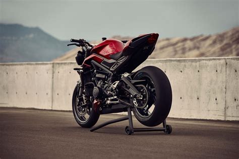 Las renovadas naked Triumph Street Triple 765 R y RS ya están Chile