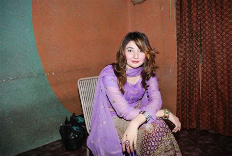 Pashto Cinema Pashto Showbiz Pashto Songs Pashto Beautiful Singer Gul Panra Hq Walppaer