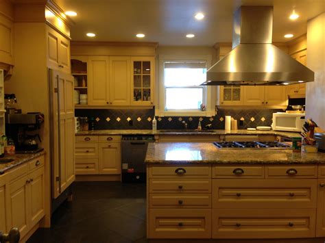 Popular kitchen cabinet paint colors. Cream-coloured kitchen cupboards | Kitchen cupboards ...
