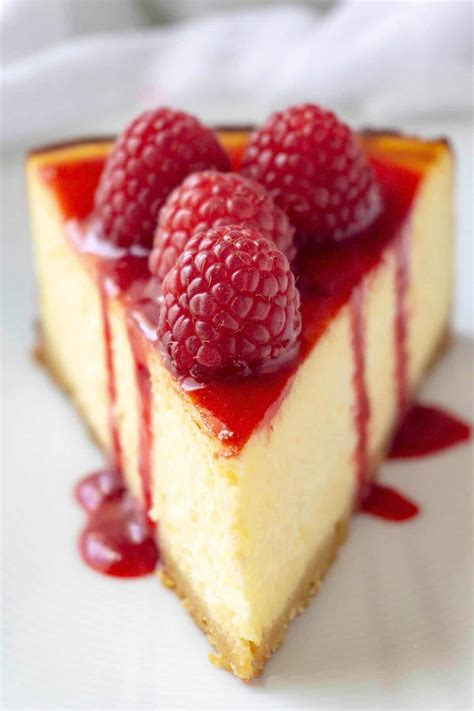 An easy recipe like cheesecake factory! White Chocolate Raspberry Cheesecake | Foodtasia