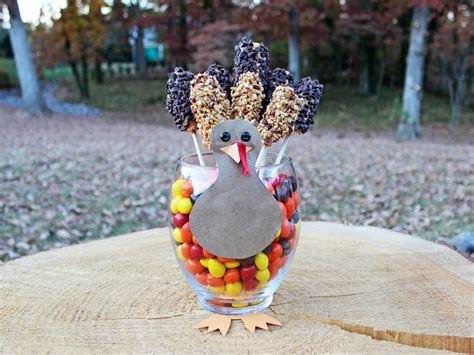 3 Thanksgiving Kids Table Centerpieces Theyre Sure To Gobble Up Hgtv