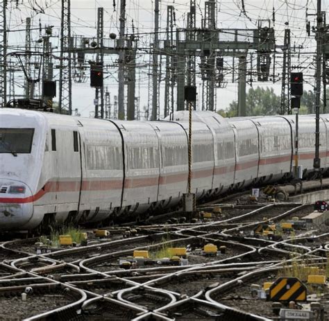 Online tickets issued to bahncard and credit card holders. Deutsche Bahn: 20 Jahre - Warum der ICE weiß und nicht ...