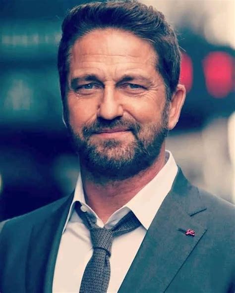 1551 Gerard Butler Fangirls Youtube In 2022 Gerard Butler Fangirl Hollywood Actor