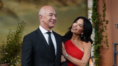 5 Things We Just Learned About The Jeff Bezos Lauren Sánchez Romance