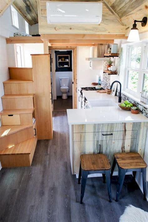 Tiny bathrooms need an extra dose of creative planning, and dead wall space should not go to waste. 64+ Best Tiny House Bathroom Design Ideas | Tiny house ...
