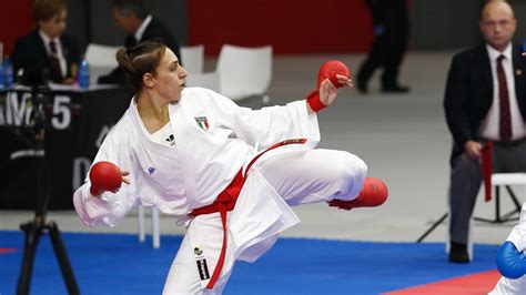 Tarantina, per la precisione di faggiano, silvia semeraro gareggerà ale prossime olimpiadi in programma a tokyo. Silvia Semeraro bronzo europeo tra le 68 kg - Karate ...