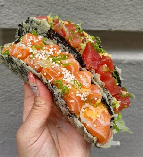 The crenshaw melon, also spelled cranshaw, very closely resembles its parent melon, the casaba. Pin on Food