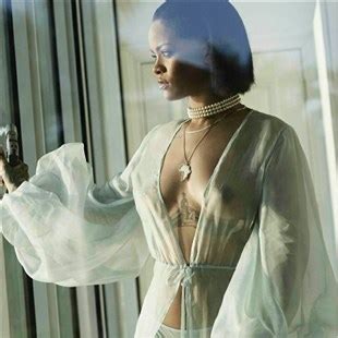 Rihannas Boobs In Needed Me Music Video Imagedesi