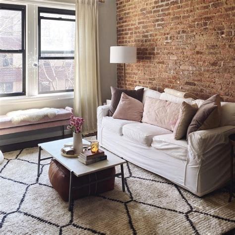 Home Tour Sarah Jacobsons Historic Nyc Apartment The Everygirl