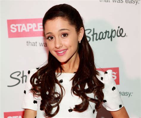 The Evolution Of Ariana Grandes Hair From Her Burgundy Locks To Her