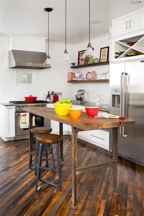 For the traditional love of yours, we present you this next house. Cottage-Style Kitchens | Traditional Home