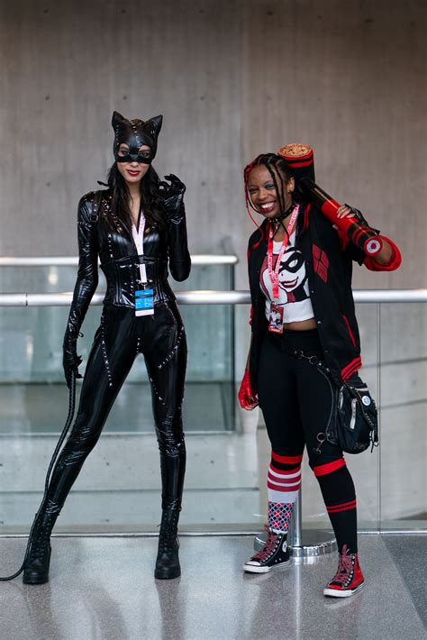 Cosplayers Descend On Nyc Comic Con Including A Latex Clad Catwoman Who