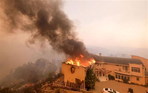 California Wildfire Pushes Toward Malibu Pacific Ocean