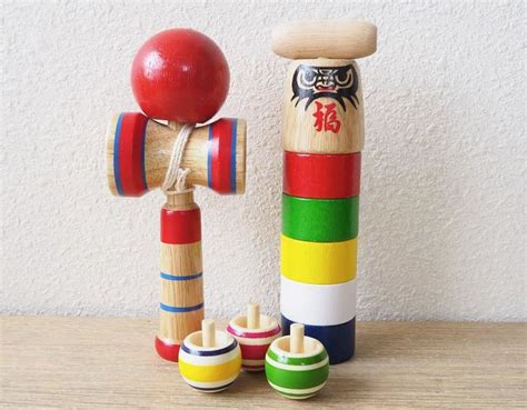 En japón, durante siglos, los niños jugaron con kendama o un trompo, o volar cometas tako. Juegos Tipicis De Ñiños De Japon - 25 Juegos Tradicionales ...