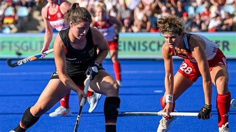 Hockey In The Womens Semi Final Course News Unrolled