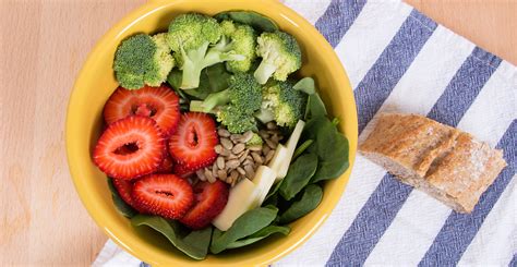 This activity reviews the evaluation and considerations for the ketogenic diet and discusses the role of the interprofessional team in educating patients on the risks and benefits of this diet. 35 Quick and Low-Calorie Lunches | KeepRecipes: Your