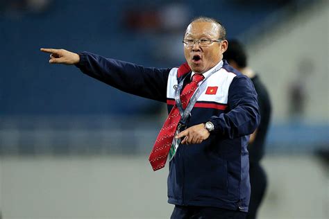 박항서 감독, 11일 친정인 창원시청 방문!!! 박항서 감독 "내가 바꾼 건 편견과 자신감" - 시사저널