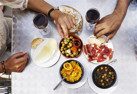 When And What To Eat And Drink In Spain