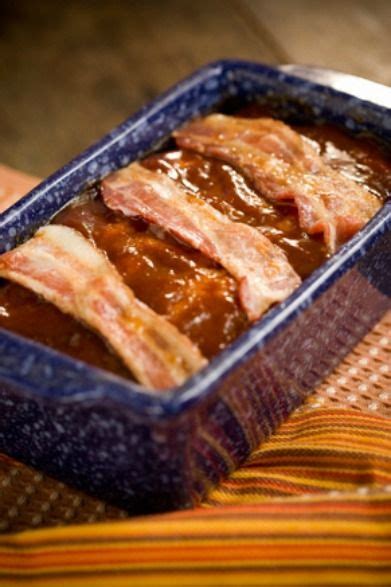 Paula deen cooks up delicious southern recipes passed down from family and friends, as well as created in her very own kitchen. smokey_apple_cinnamon_meatloaf | Recipes, Paula deen ...