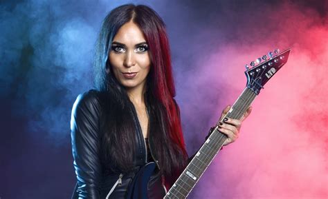 Marta Gabriel On Her Metal Queens Interview Topguitar Eu