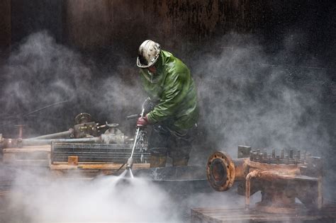 Dry Steam Cleaners For The Maintenance Of Machinery And Machine Tools