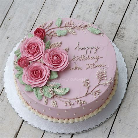 Christmas cake designs christmas cake decorations christmas sweets holiday cakes christmas baking christmas cakes xmas cakes pretty cakes beautiful cakes. Pink flower buttercream cake | Birthday cake for women ...