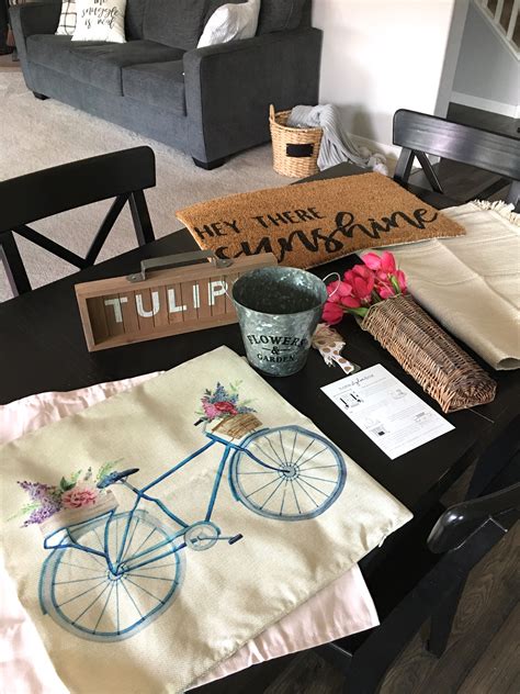 But first, the winner of our scripted simplicity $75 giveaway is niki from beauty.in.everyday.living! Spring Guest Bedroom Makeover