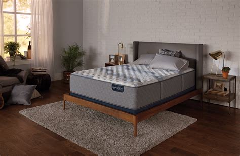 This mattress has an extra firm comfort scale rating of 2.5 and is designed for people who sleep on their back or stomach. Serta iComfort Hybrid iComfort Hybrid Blue Fusion 500 ...