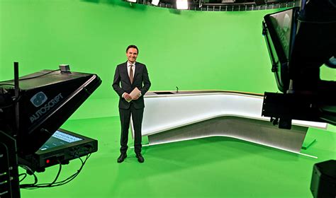 Nachrichten, informationen und hintergründe zum aktuellen tagesgeschehen in der weltpolitik. SWR: Neues Nachrichtenstudio in Mainz - film-tv-video.de