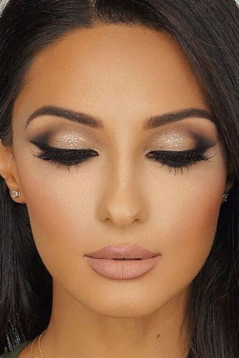 Get Ready For A Glamorous Night With These Smokey Eye Makeup Ideas