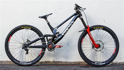 Canyon Sender Cfr Gives Full Carbon Dh Race Mountain Bike All New
