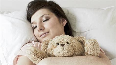 Survey Finds 40 Of Adults Still Sleep With A Teddy Bear Iheart