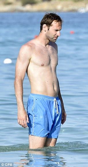 Petr Cech Enjoys Holidays In Sardinia Ahead Of Linking Up With New Arsenal Teammates Daily
