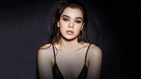 Free Download Hd Wallpaper Hailee Steinfeld Women Cleavage Open Mouth Looking At Viewer