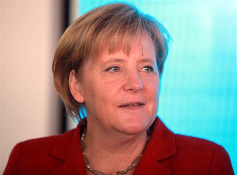 Angela Merkel Ar Fi Fost Spionată De Nsa începând Din 2002