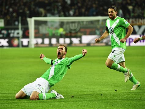 The bundesliga table with current points, goals, home record, away record, form Bas Dost in VfL Wolfsburg v FC Bayern Muenchen - Zimbio