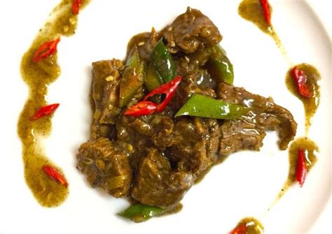 Salah satu olahan daging sapi yang cukup popular dan digemari oleh kalangan masyarakat adalah daging sapi saus tiram. Resep Daging Sapi Lada Hitam Huha - Huha oleh Anissakan ...