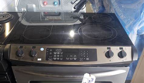 FRIGIDAIRE INDUCTION STOVE + CONVECTION OVEN PROFESSIONAL SERIES