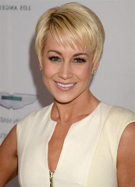 2022 Latest Short Hairstyles For 50 Year Old Woman